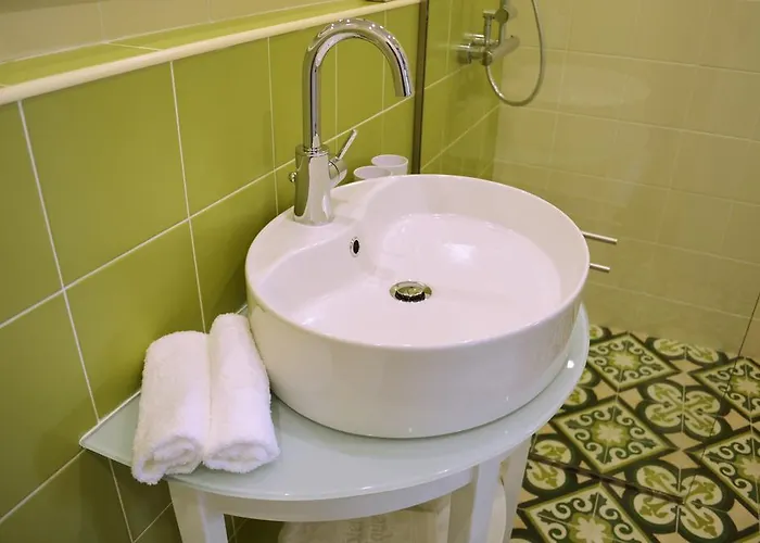 艾利普酒店 Rhodes City